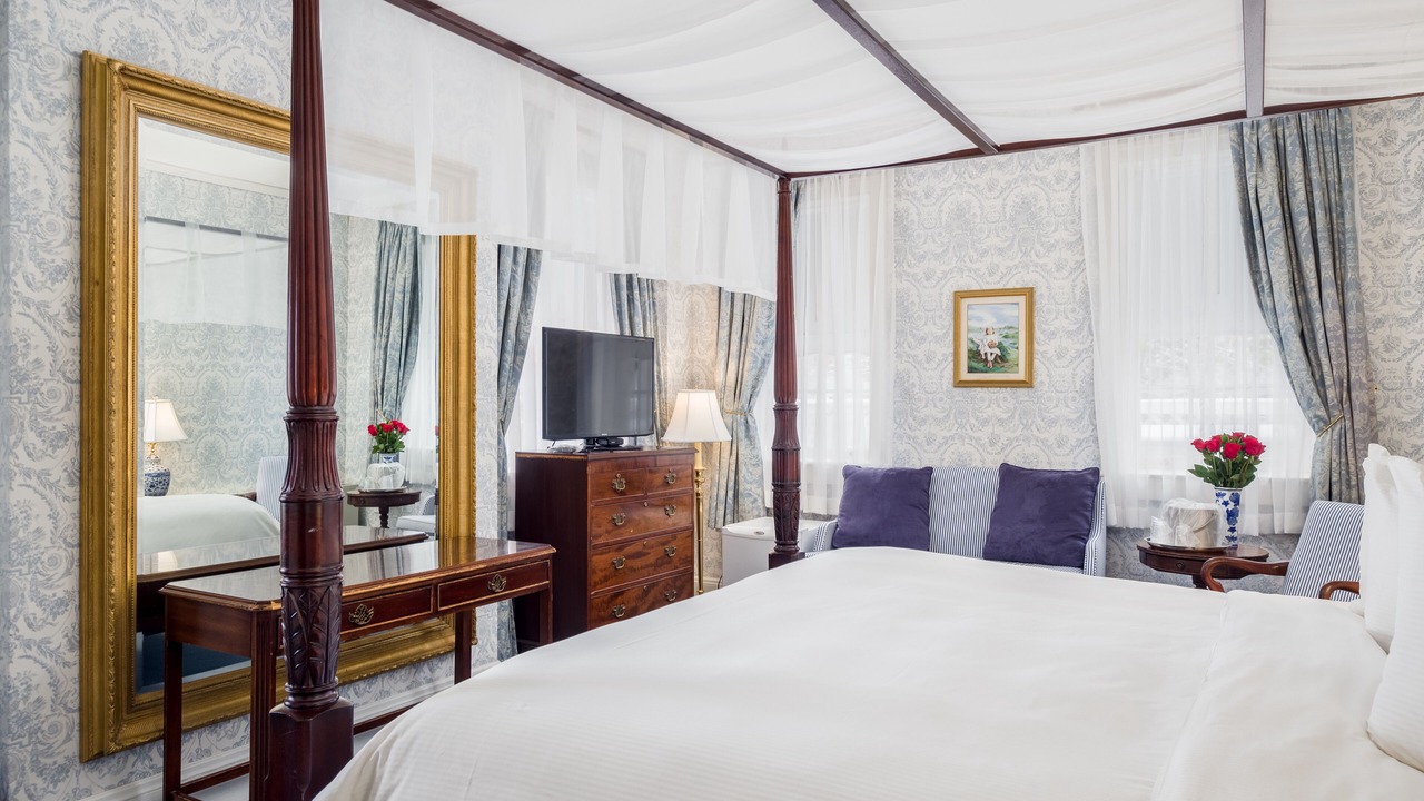 Photo of Bedroom in Simsbury Center