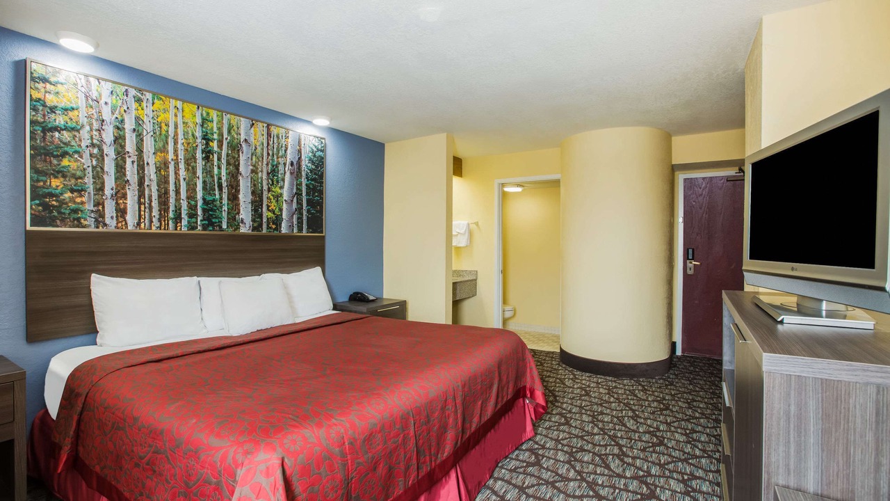 Photo of Bedroom in Blue Springs
