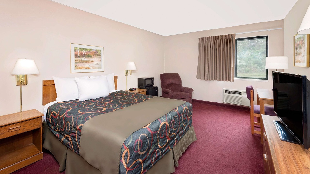 Photo of Bedroom in Boonville