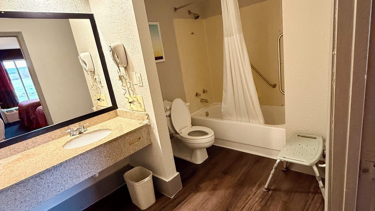 Photo of Bathroom in Seymour