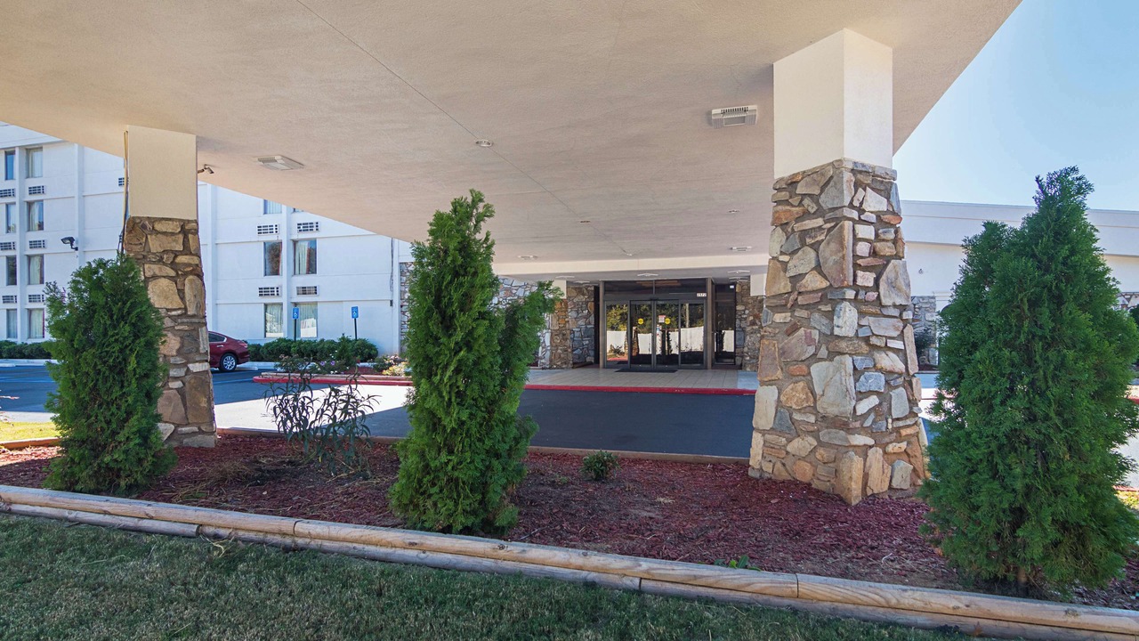 Photo of Outdoor in Candler-McAfee