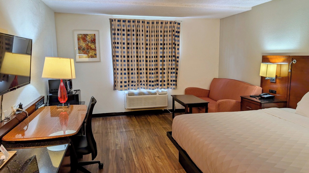 Photo of Bedroom in Forsyth