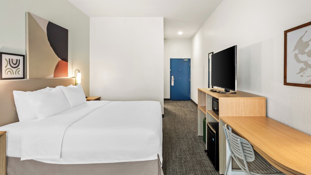 Photo of Bedroom in Gwinnett Place