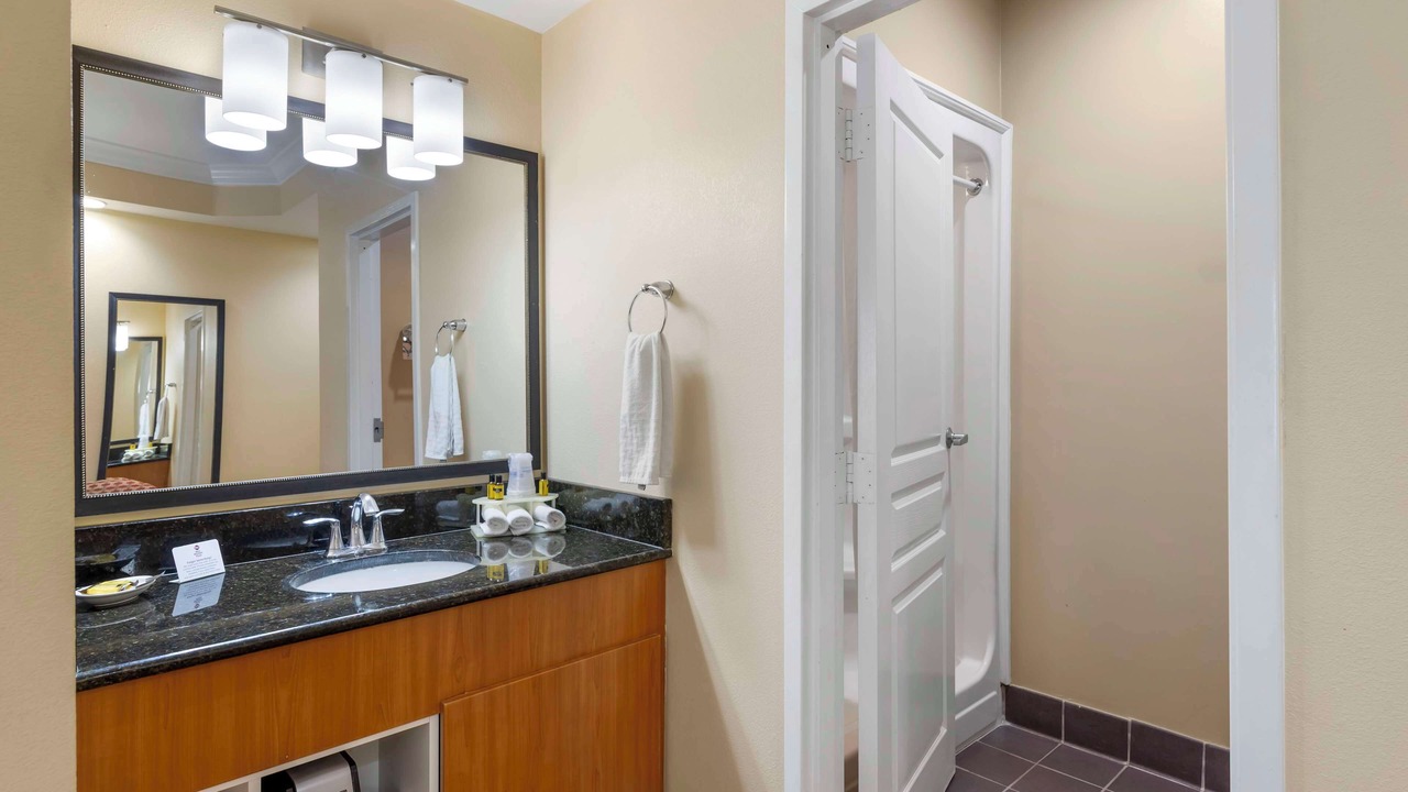 Photo of Bathroom in Kingsland