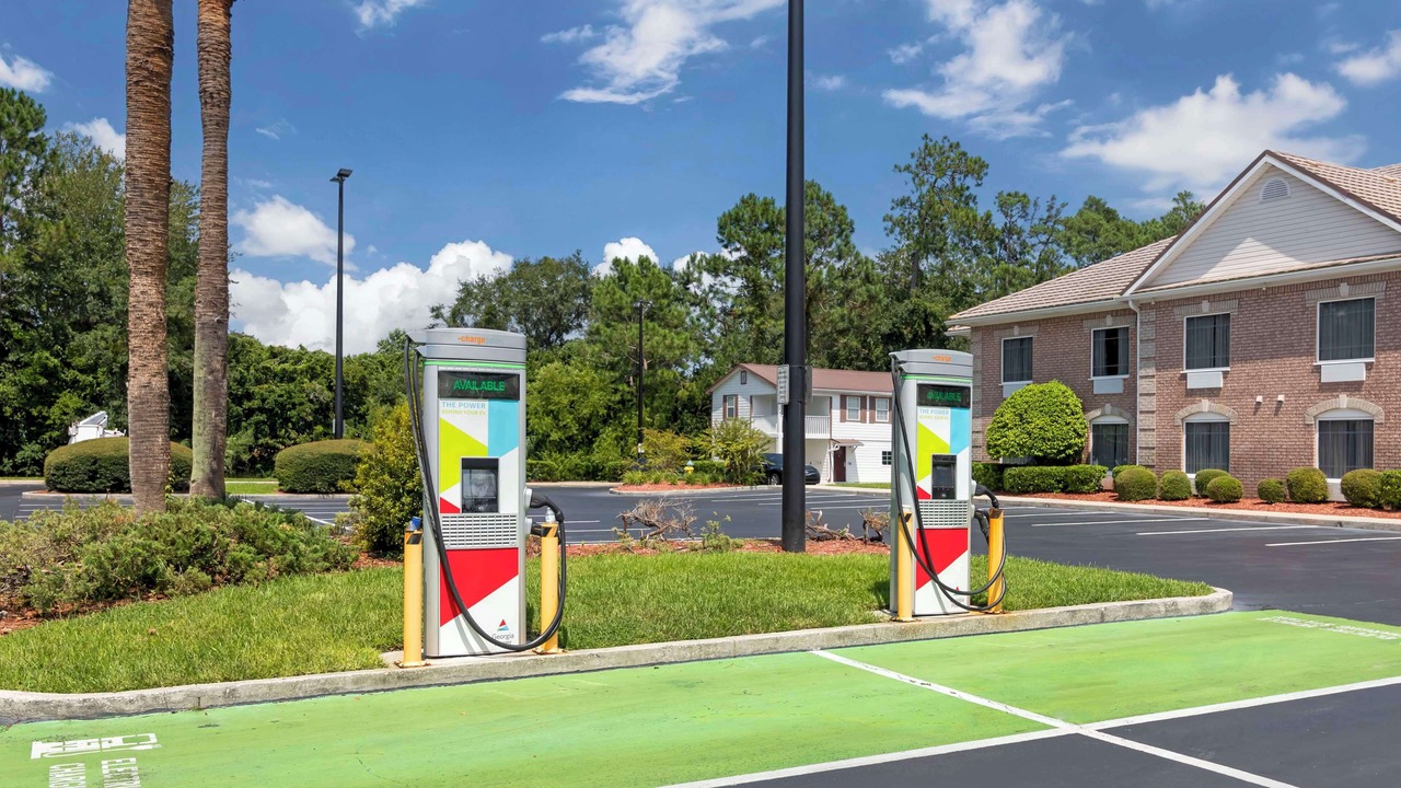 Photo of Others in Kingsland