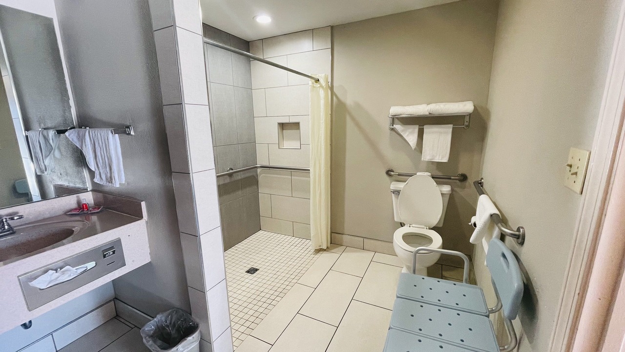 Photo of Bathroom in Laurel