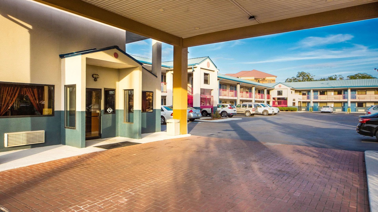 Photo of Outdoor in Laurel