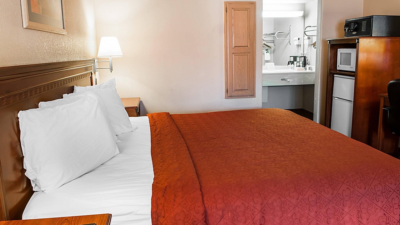 Photo of Bedroom in Mesilla Park