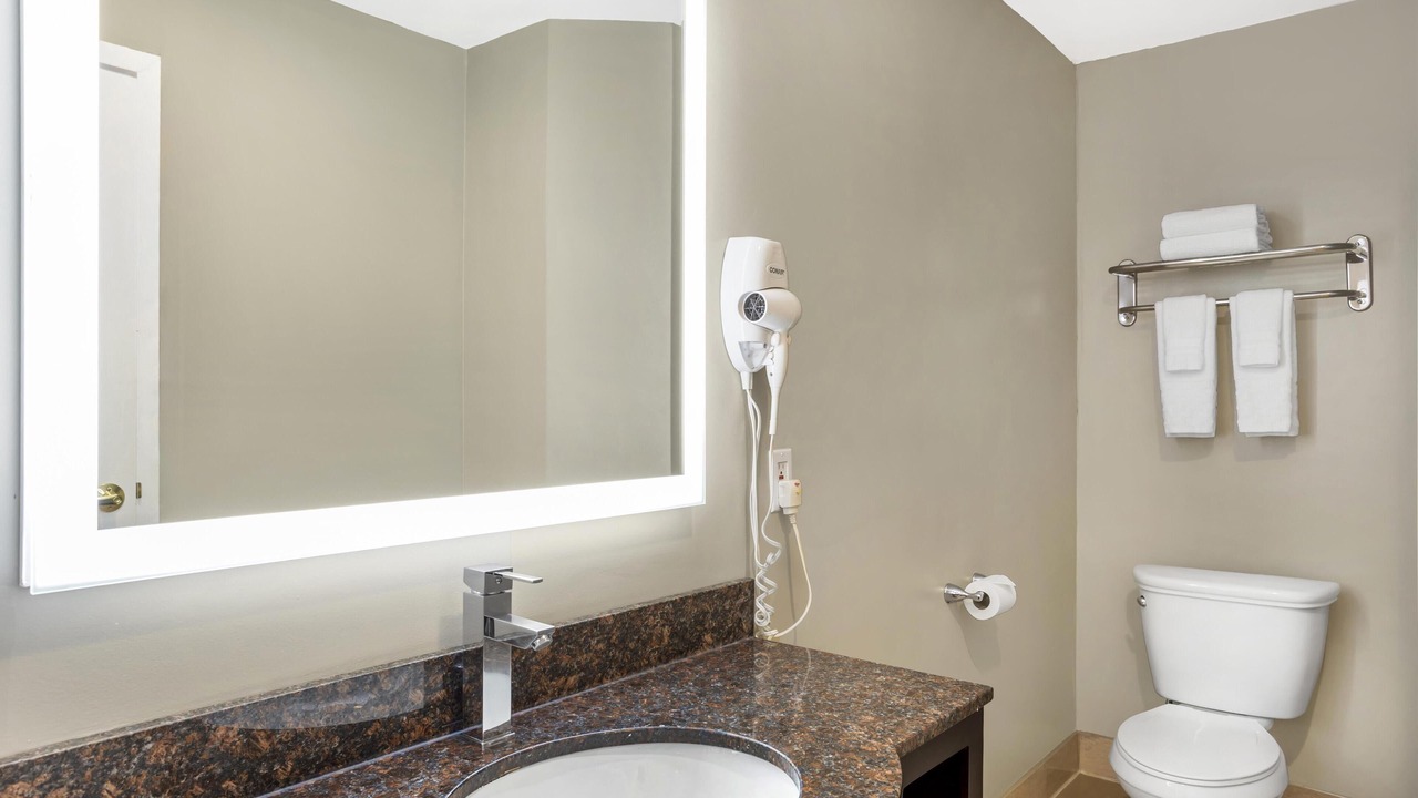 Photo of Bathroom in Fort Lee