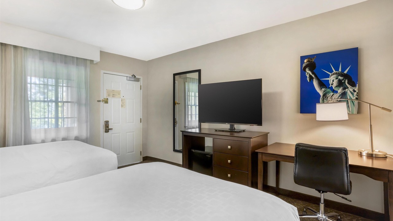 Photo of Bedroom in Fort Lee