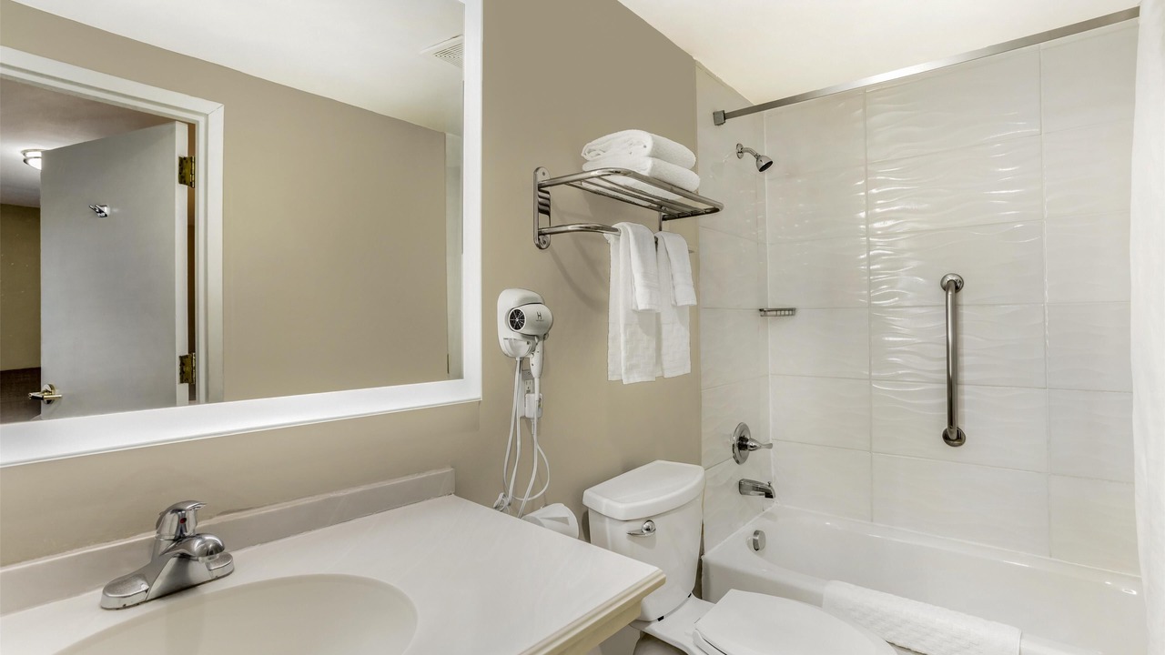 Photo of Bathroom in Fort Lee