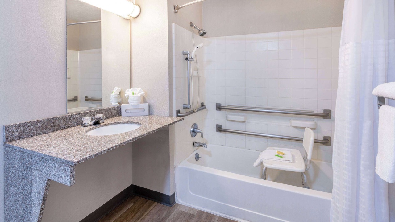 Photo of Bathroom in Los Lunas