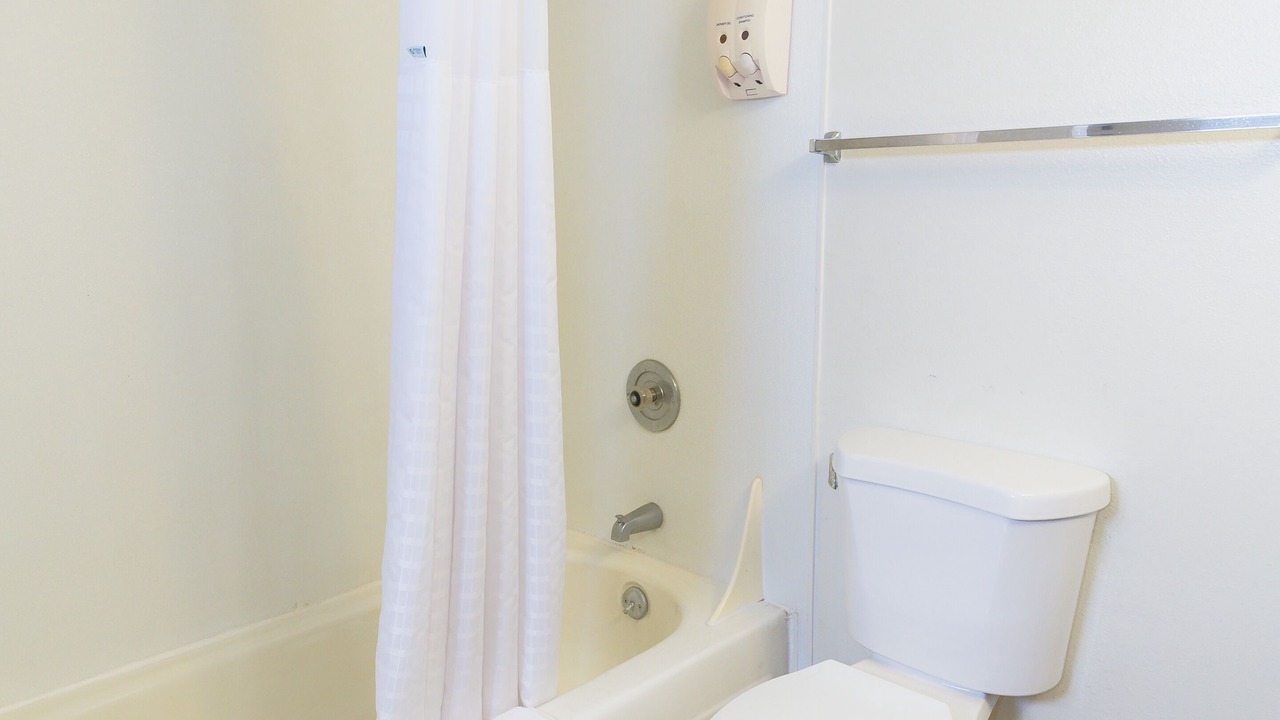 Photo of Bathroom in Outlook