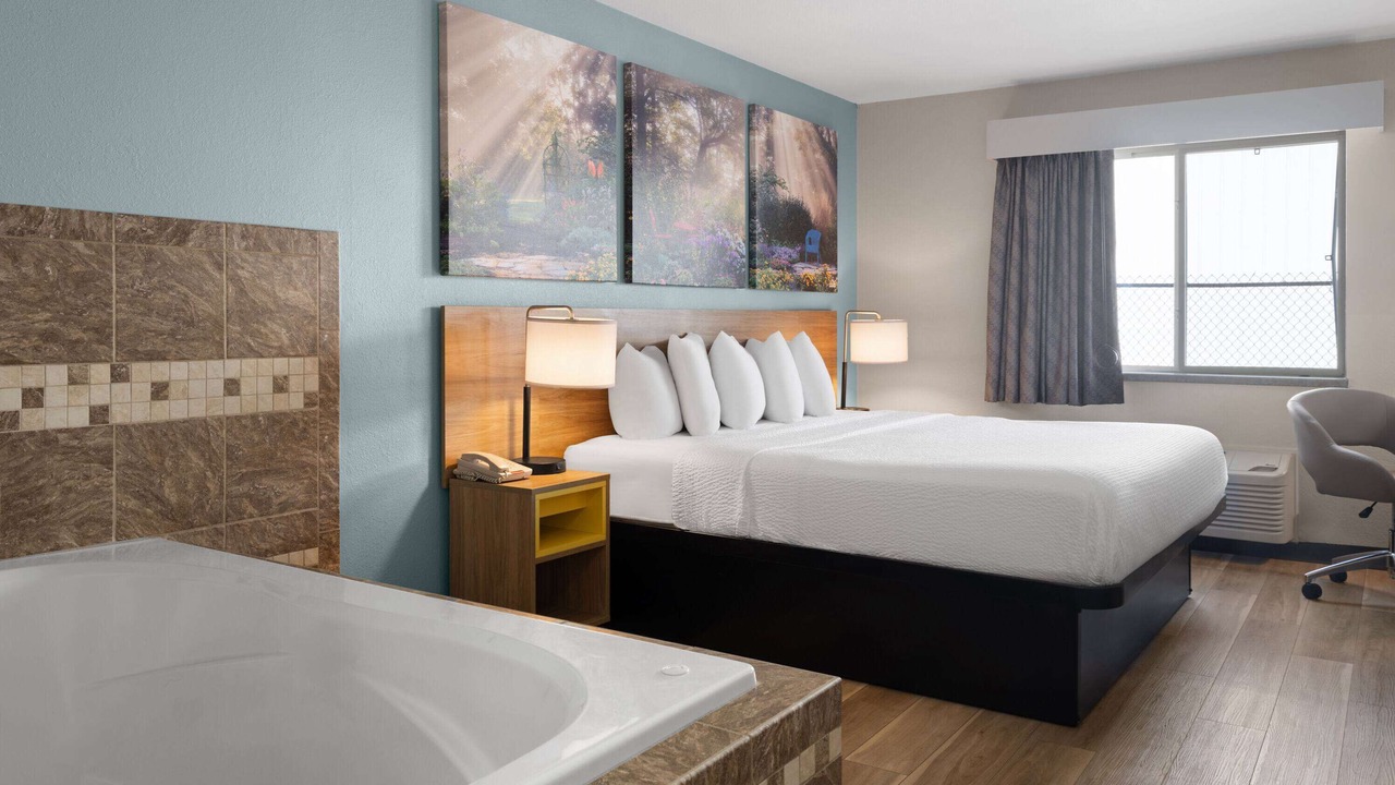 Photo of Bedroom in Neenah