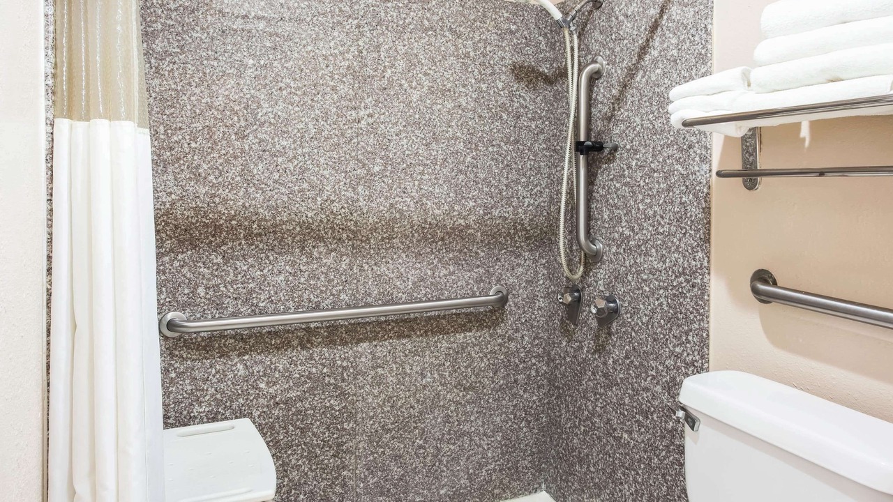 Photo of Bathroom in Giddings