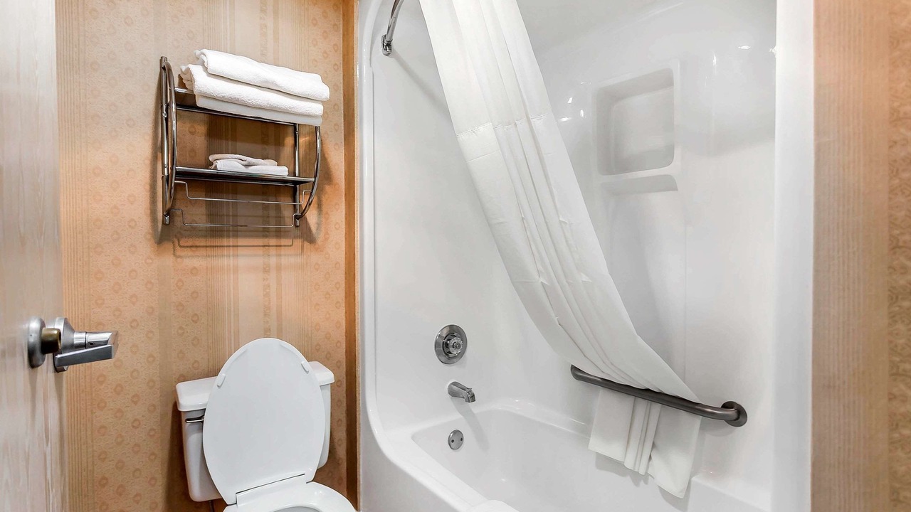 Photo of Bathroom in Dumas