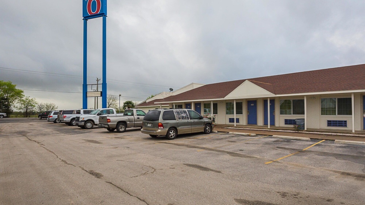 Photo of Outdoor in Madisonville