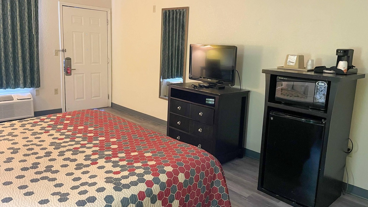 Photo of Bedroom in Sweetwater