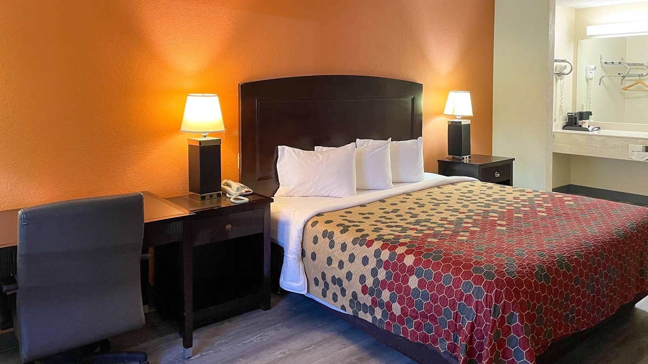 Photo of Bedroom in Sweetwater