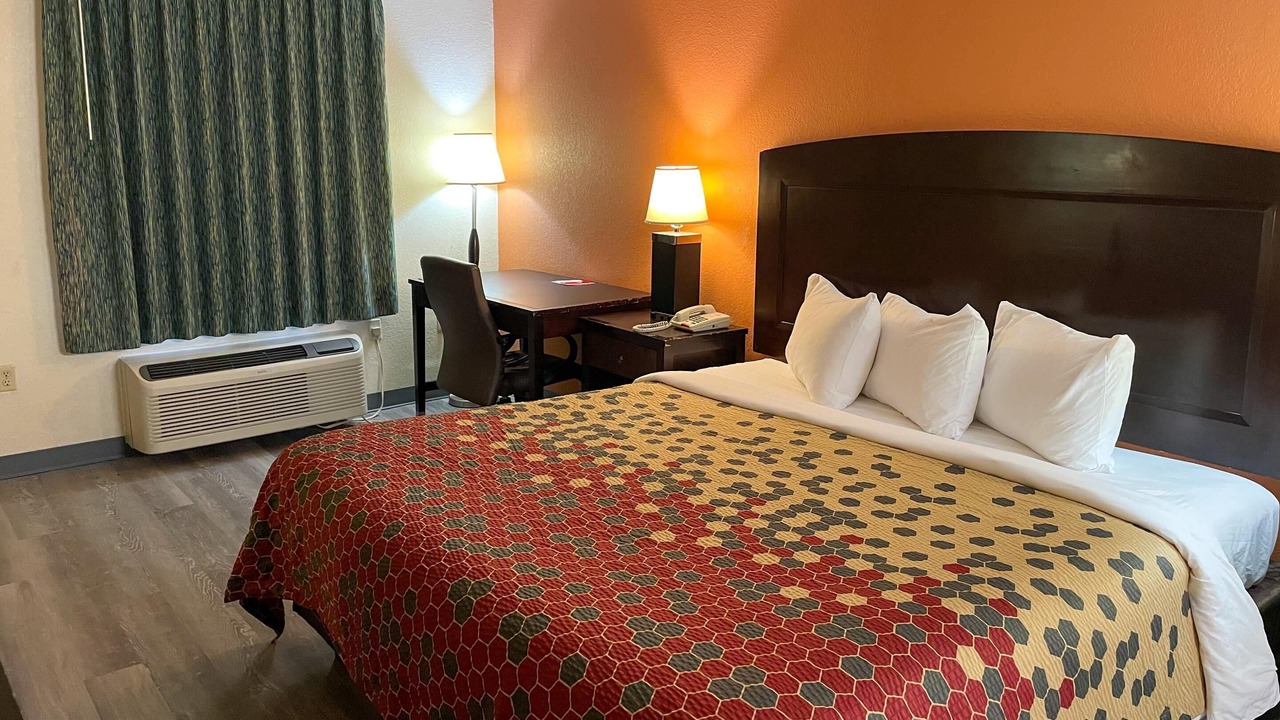 Photo of Bedroom in Sweetwater
