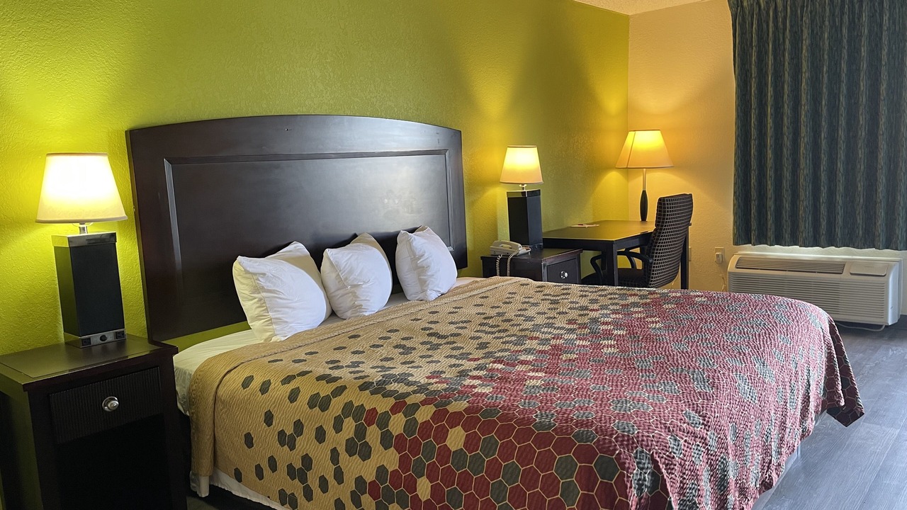 Photo of Bedroom in Sweetwater