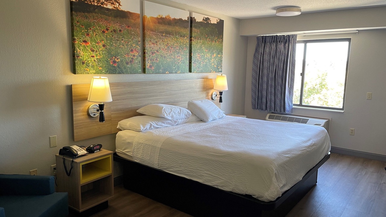 Photo of Bedroom in DeSoto