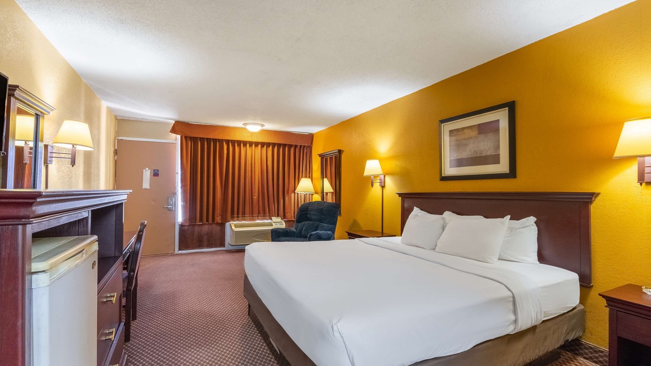Photo of Bedroom in Elk City