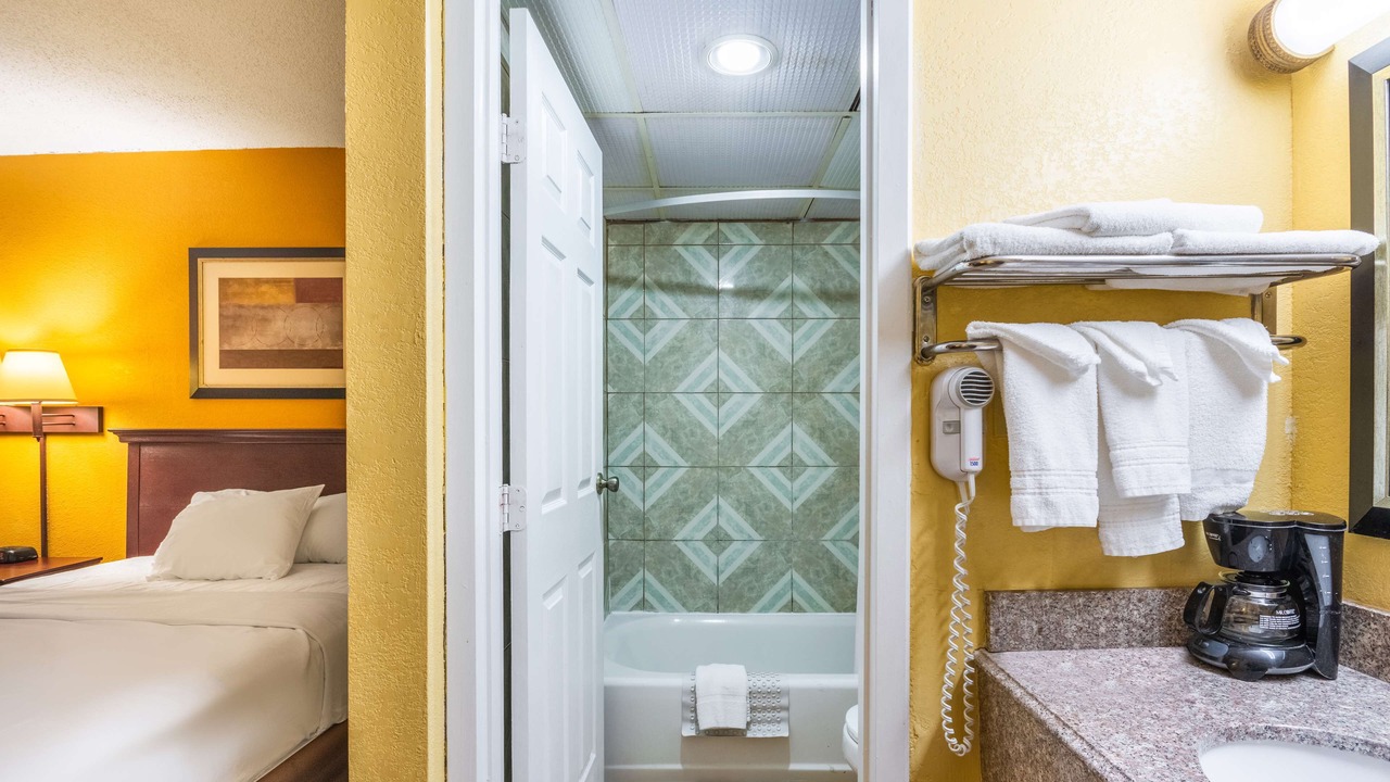 Photo of Bathroom in Elk City