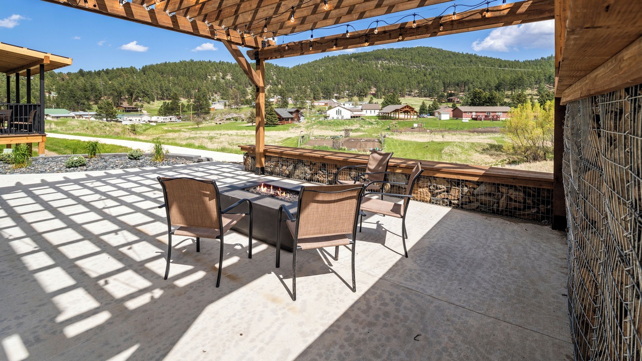 Photo of Patio Balcony in Hill City