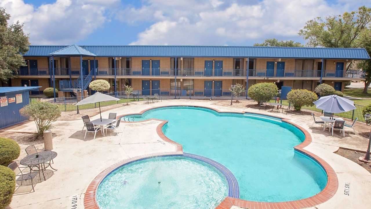 Photo of Outdoor in Bay City