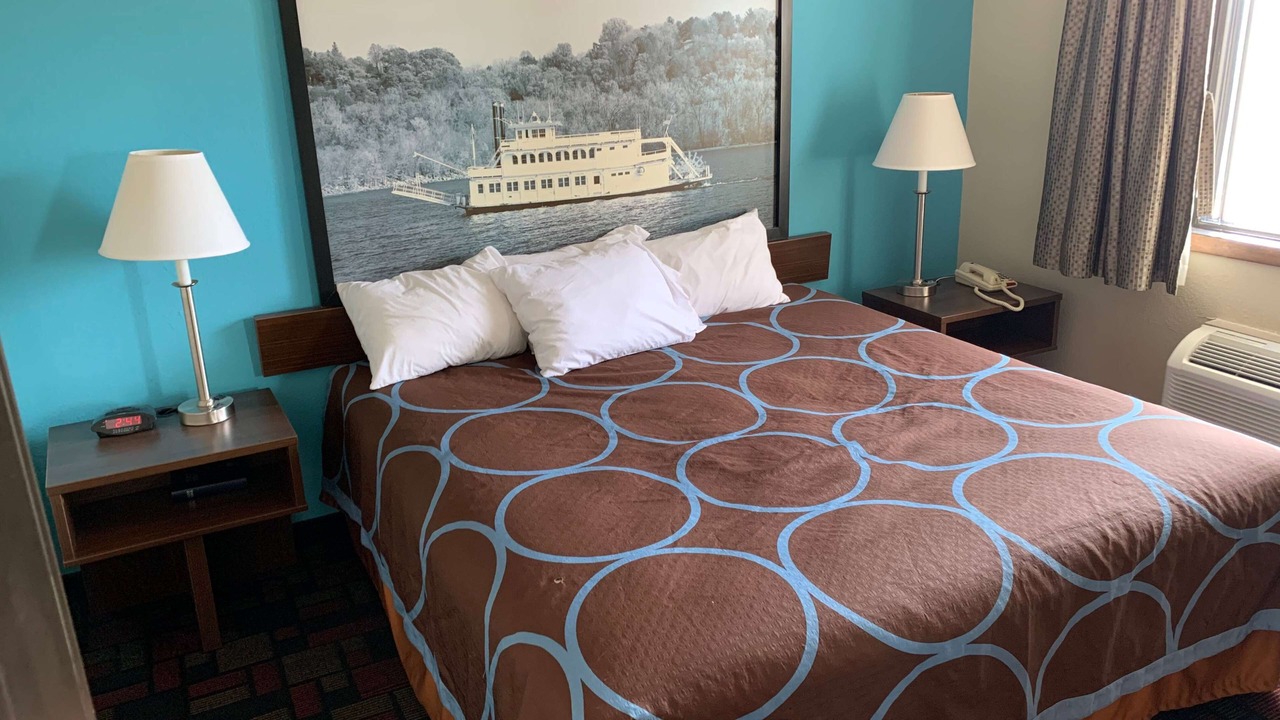 Photo of Bedroom in Boonville