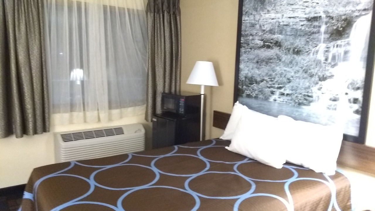 Photo of Bedroom in Boonville