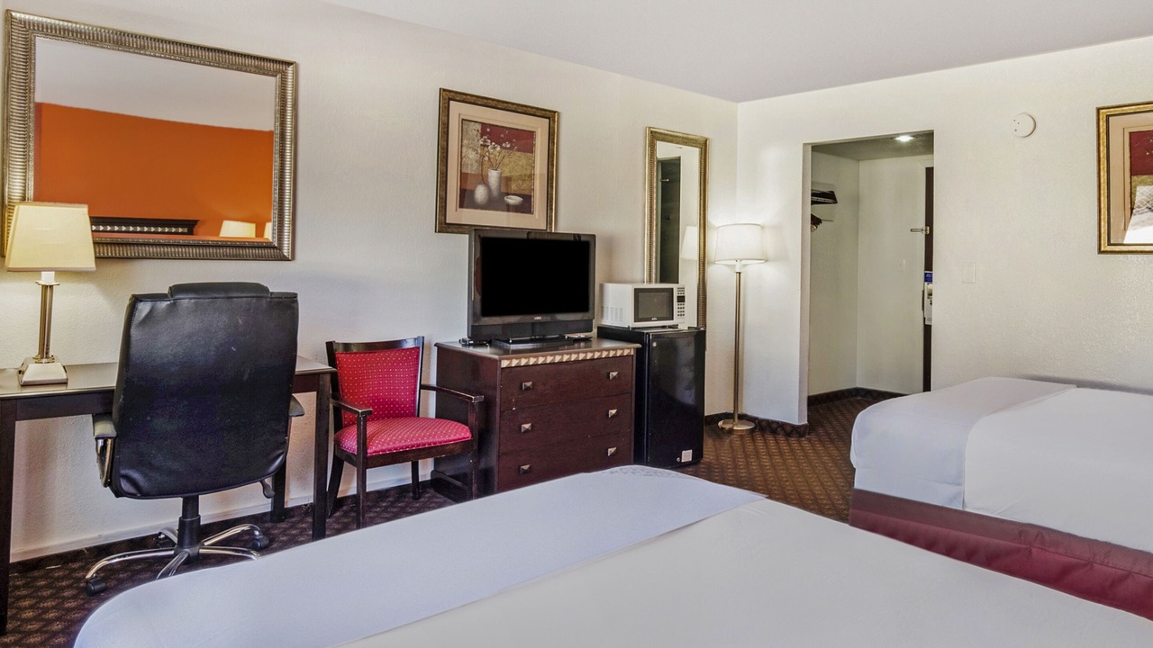 Photo of Livingroom in Dodge City