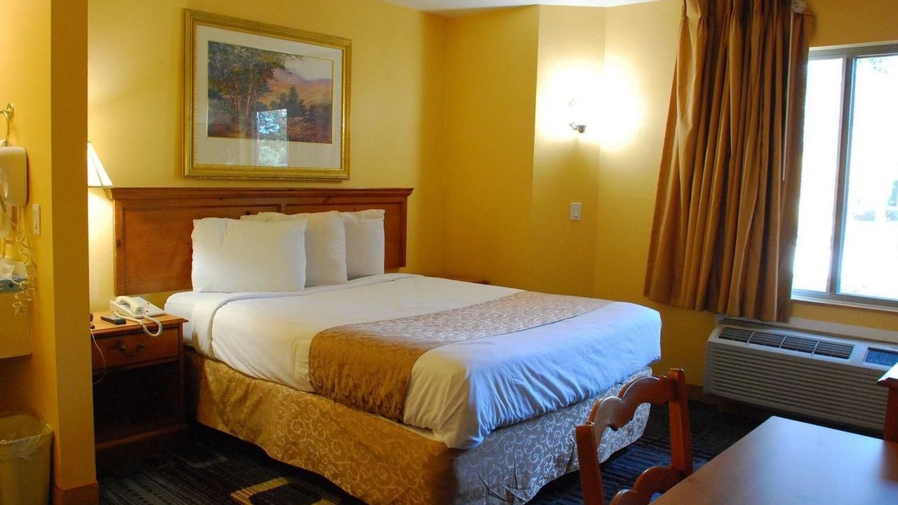 Photo of Bedroom in Addison