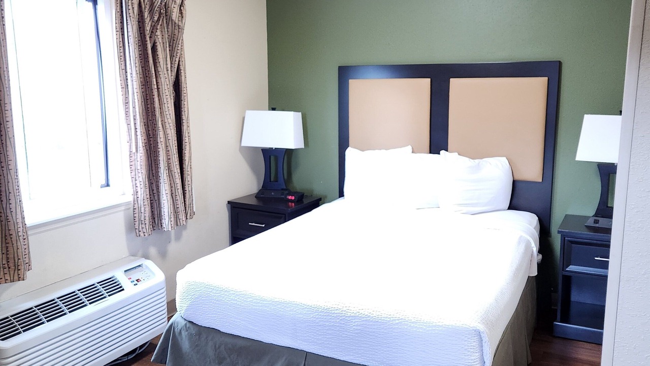 Photo of Bedroom in Don Scott