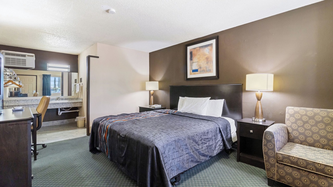 Photo of Bedroom in Barstow