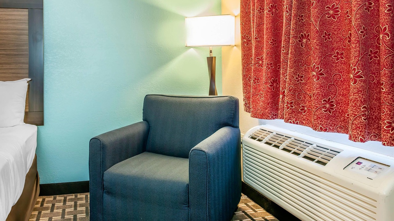 Photo of Bedroom in Findlay