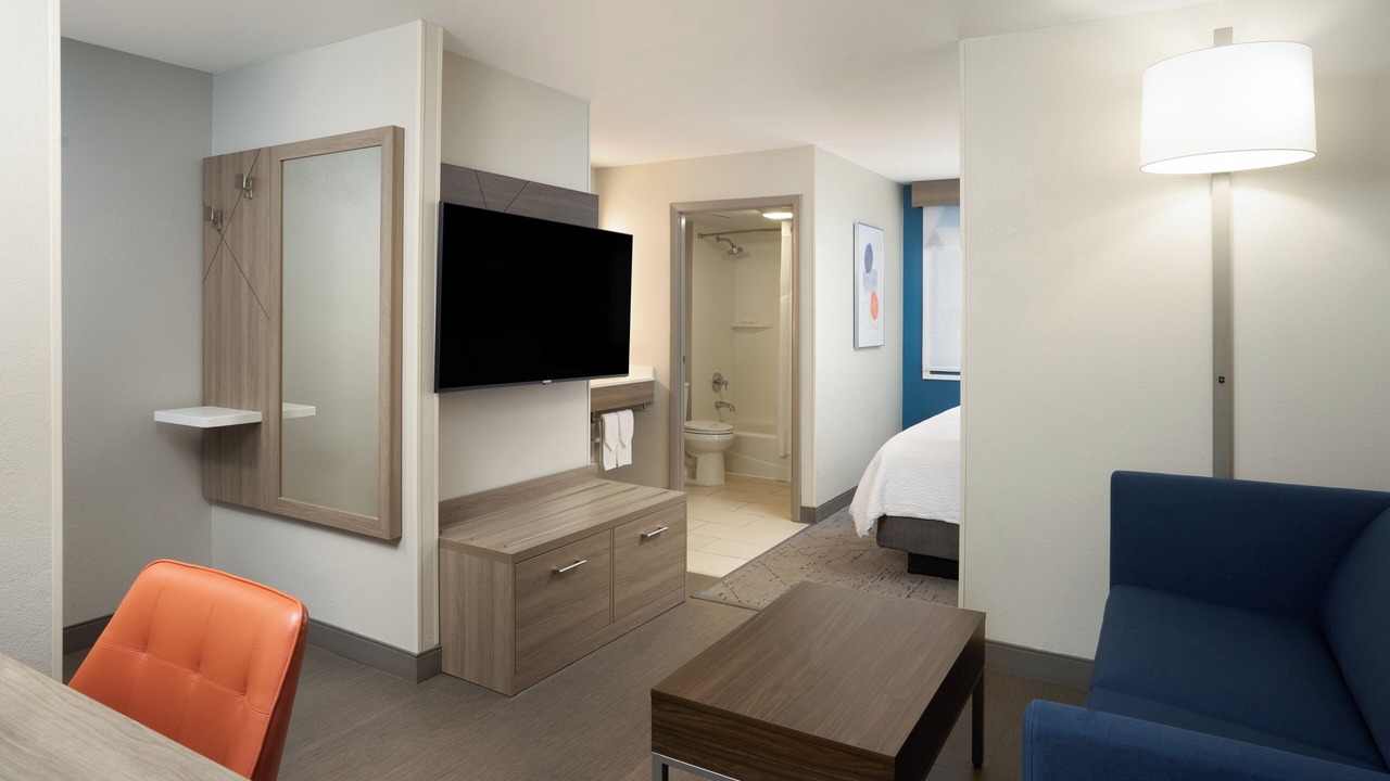 Photo of Bedroom in Ludlam