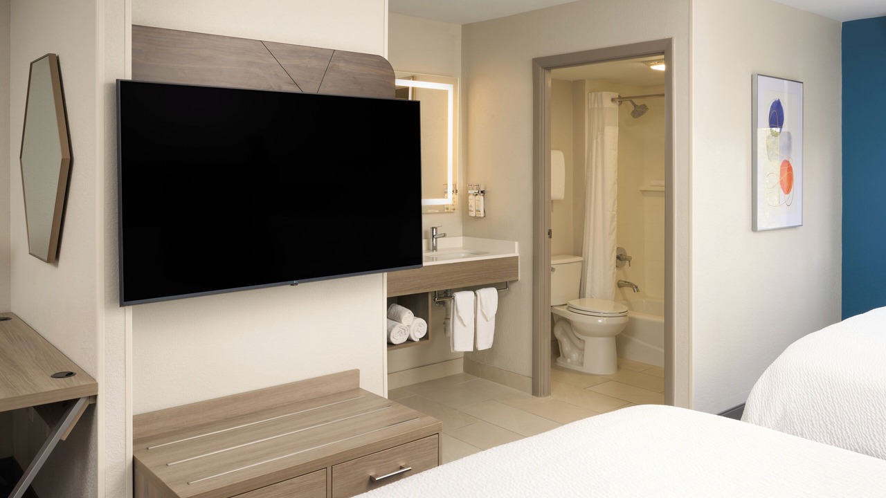 Photo of Bedroom in Ludlam
