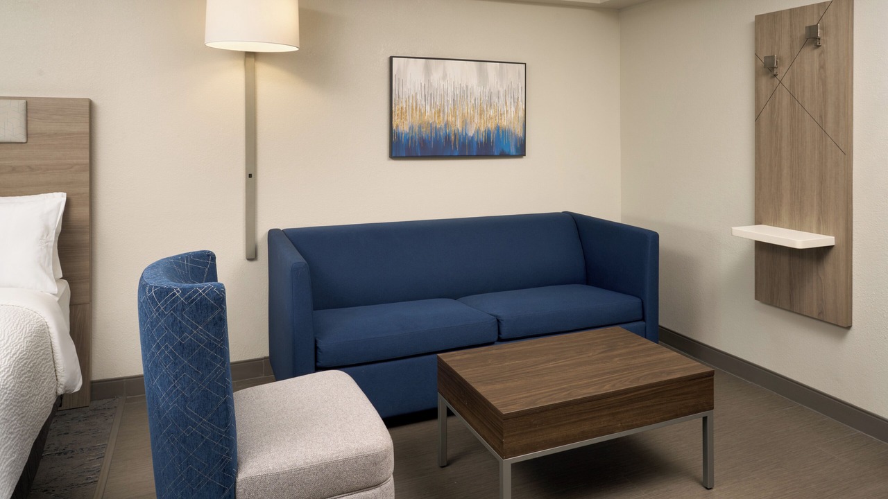 Photo of Bedroom in Ludlam