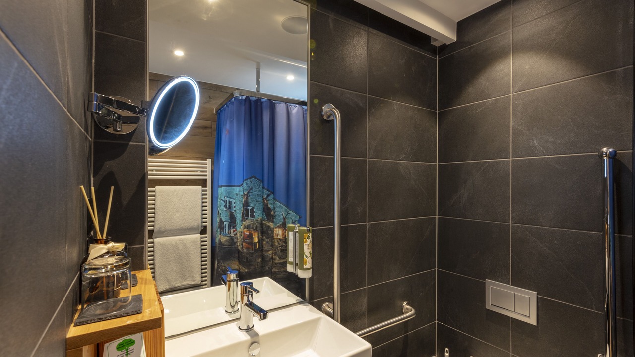 Photo of Bathroom in Center