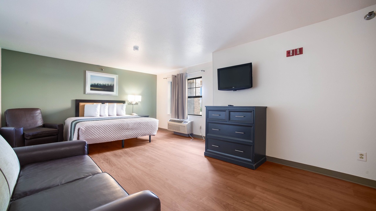 Photo of Livingroom in Airport Township