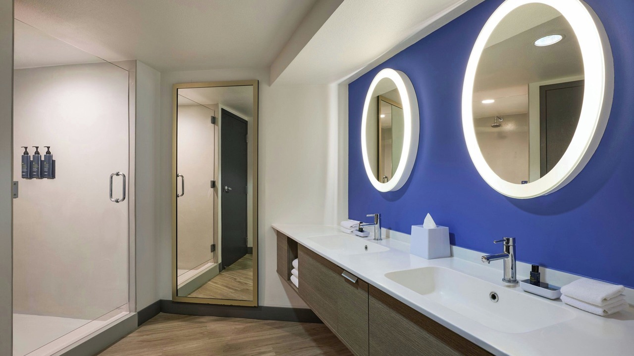 Photo of Bathroom in Entertainment District