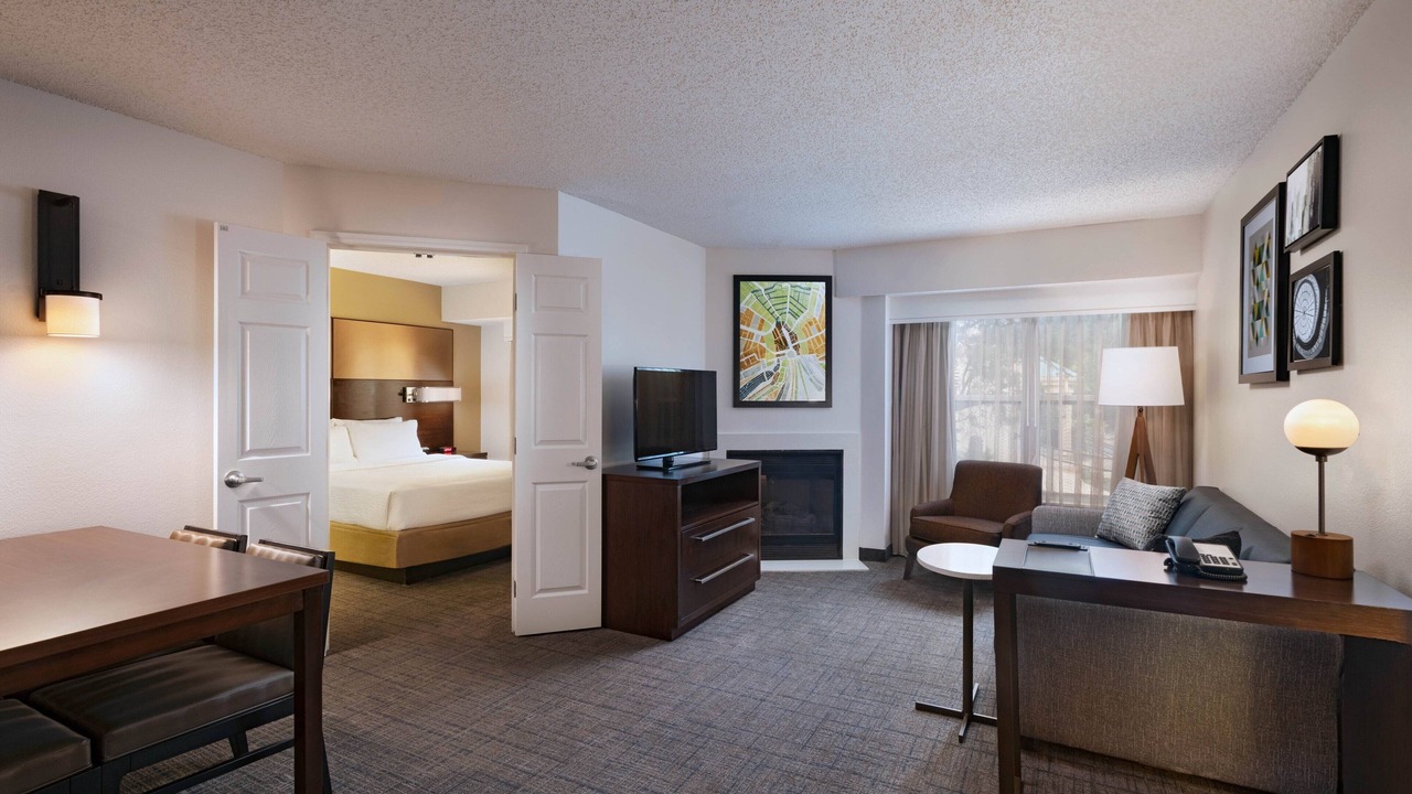 Photo of Livingroom in Gateway