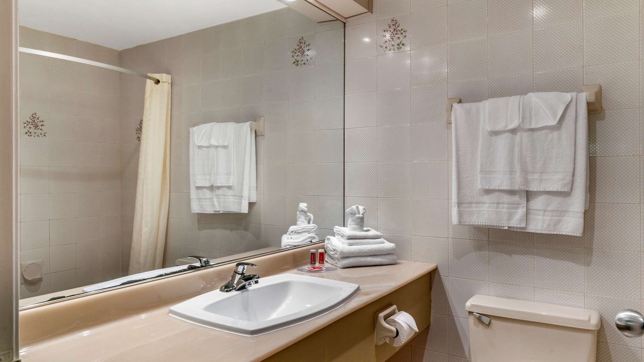 Photo of Bathroom in Brossard