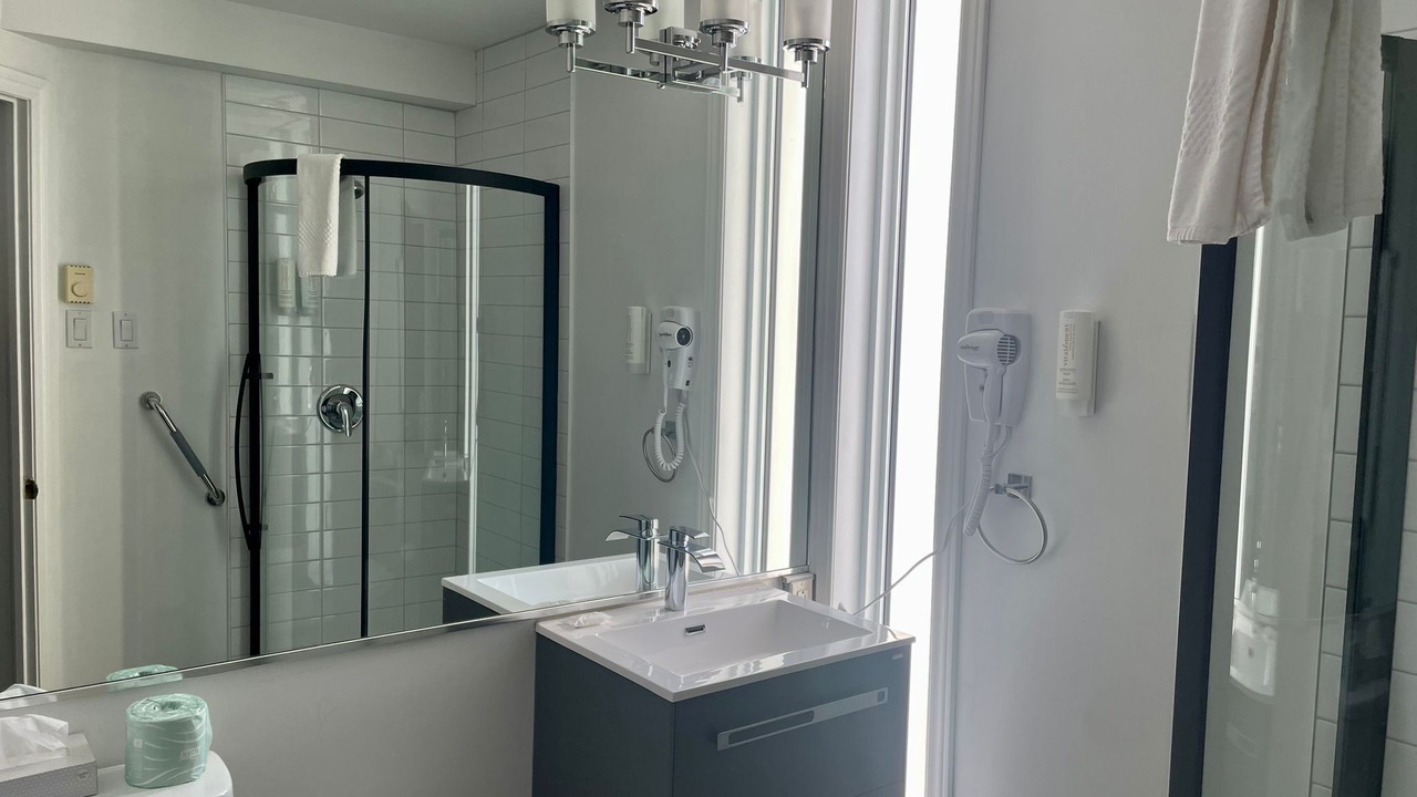 Photo of Bathroom in Brossard