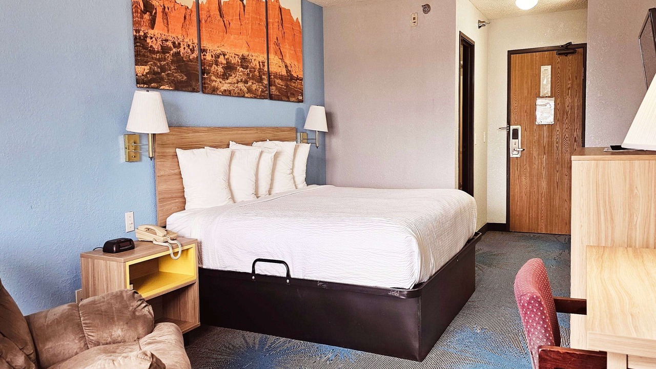 Photo of Bedroom in Ozark