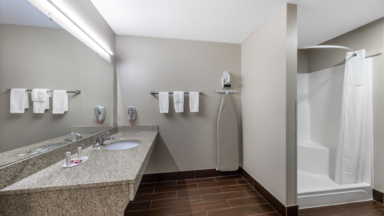 Photo of Bathroom in St. Robert