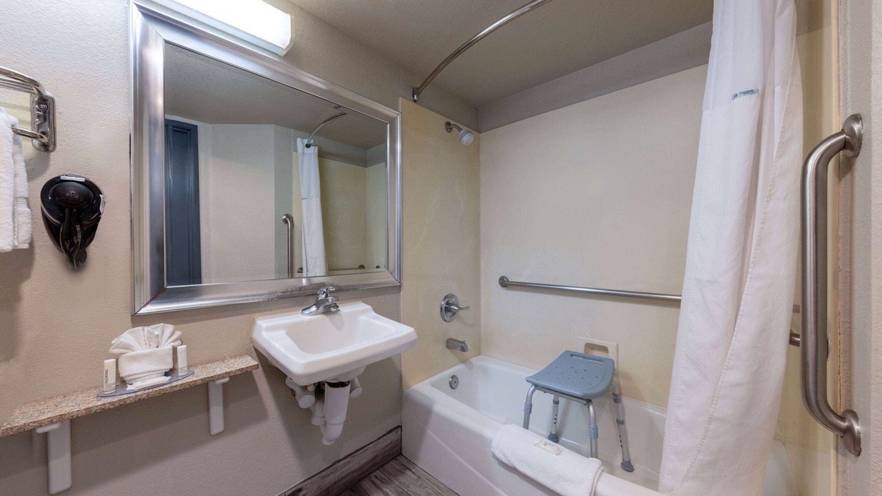 Photo of Bathroom in Lathrop