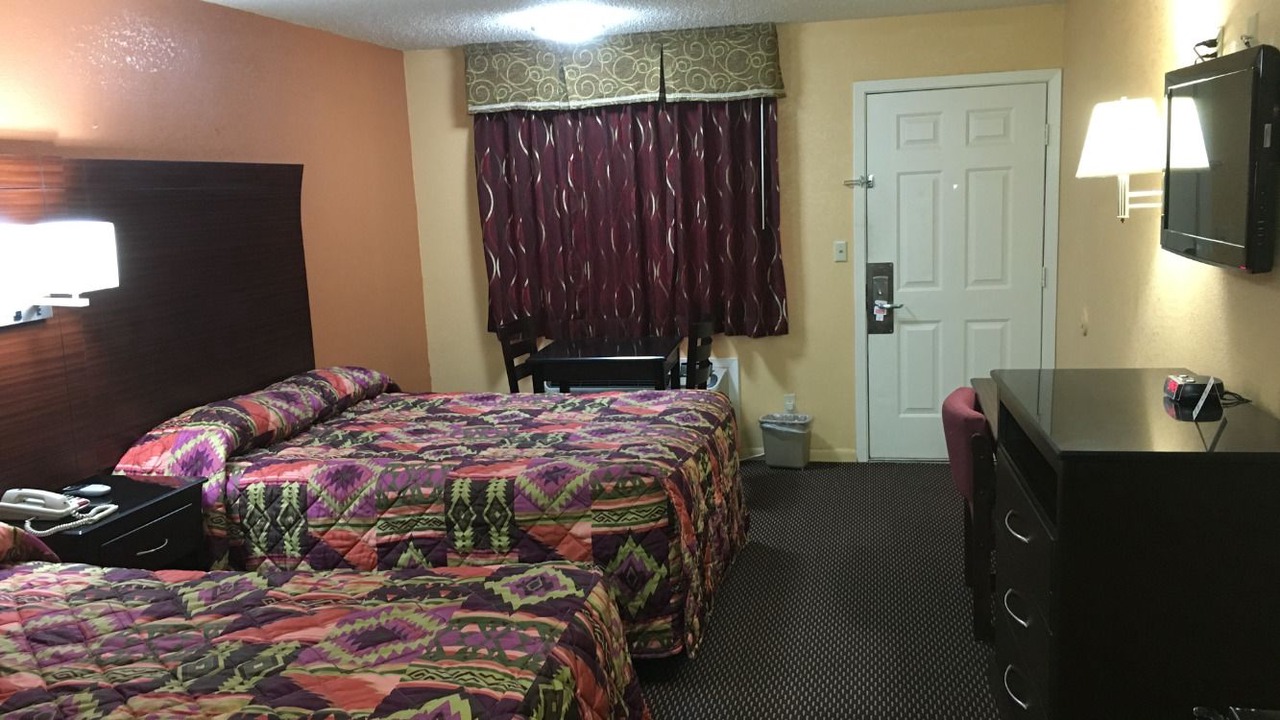 Photo of Bedroom in White Hall